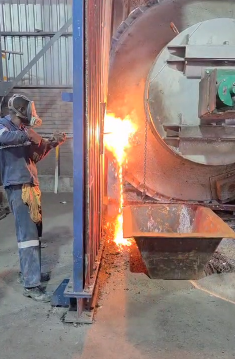 Tap‑Hole Opening on a Rotating Furnace – 12 mm Thermal Wire‑Pack Oxygen Lance